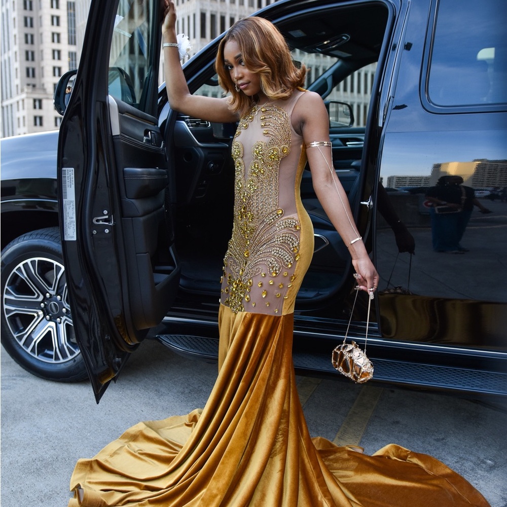 Elegant Gold prom Dress